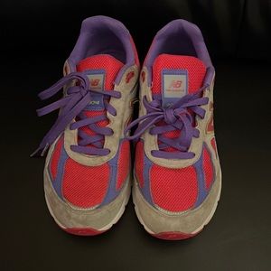 Colorful New Balance size 7Y (Big Kids)